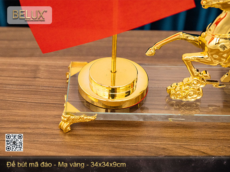 Đế cắm bút mã đáo mạ vàng